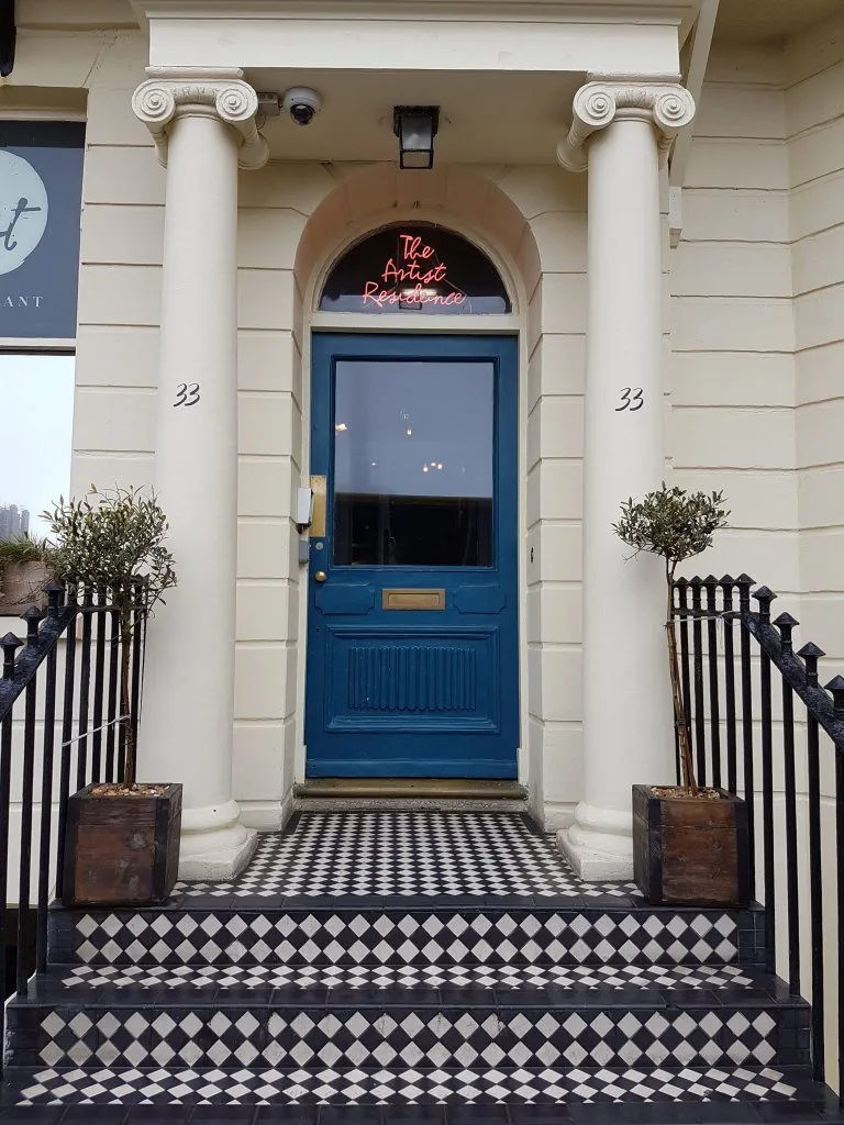 Artist Residence Hotel, Blakes Bar